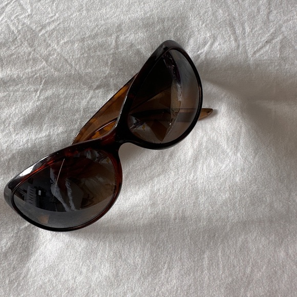 Vintage Y2K sunglasses - Picture 2 of 3